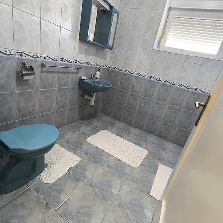 Stone House דירה בילצה